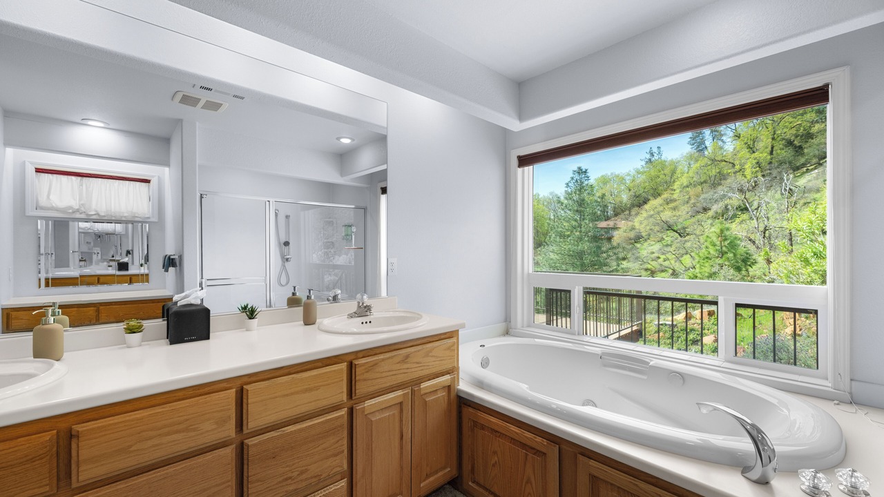 Photo of Bathroom in Lakehead