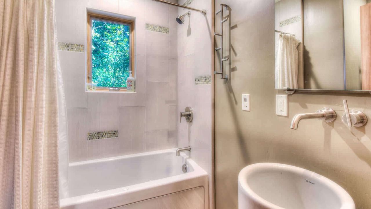 Photo of Bathroom in Country Club Estates