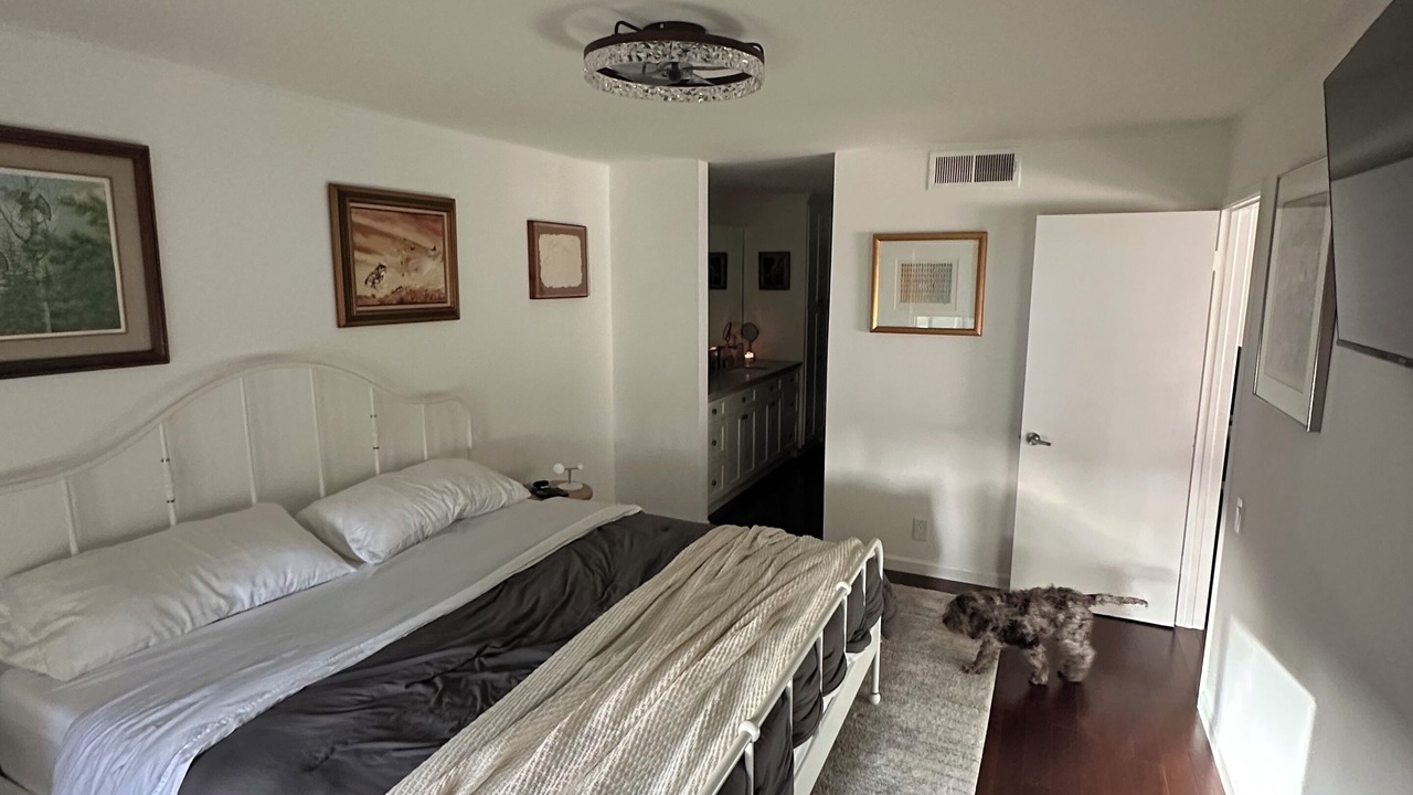 Photo of Bedroom in Canyon Corridor
