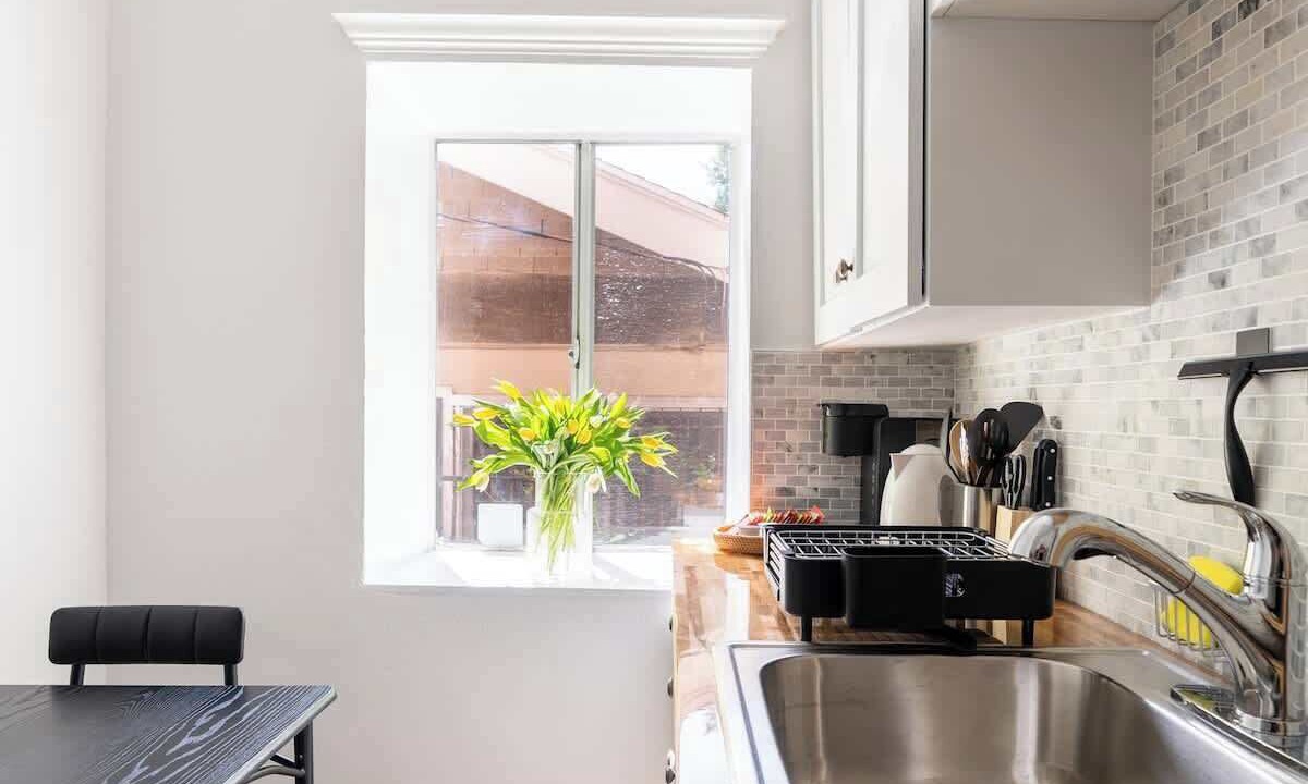 Photo of Kitchen in Beachwood Canyon