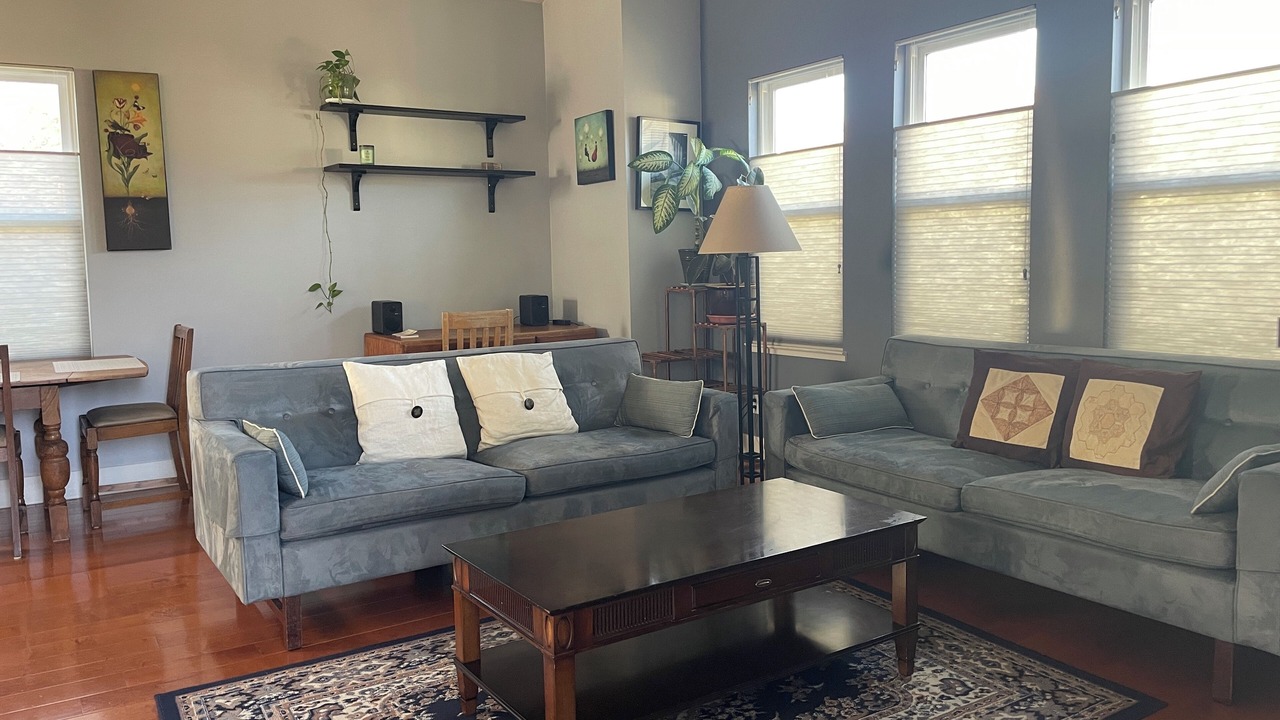 Photo of Livingroom in North and East