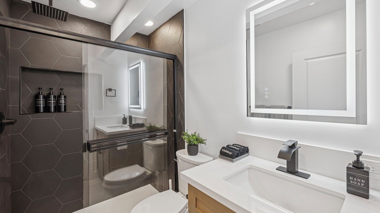 Photo of Bathroom in Vista