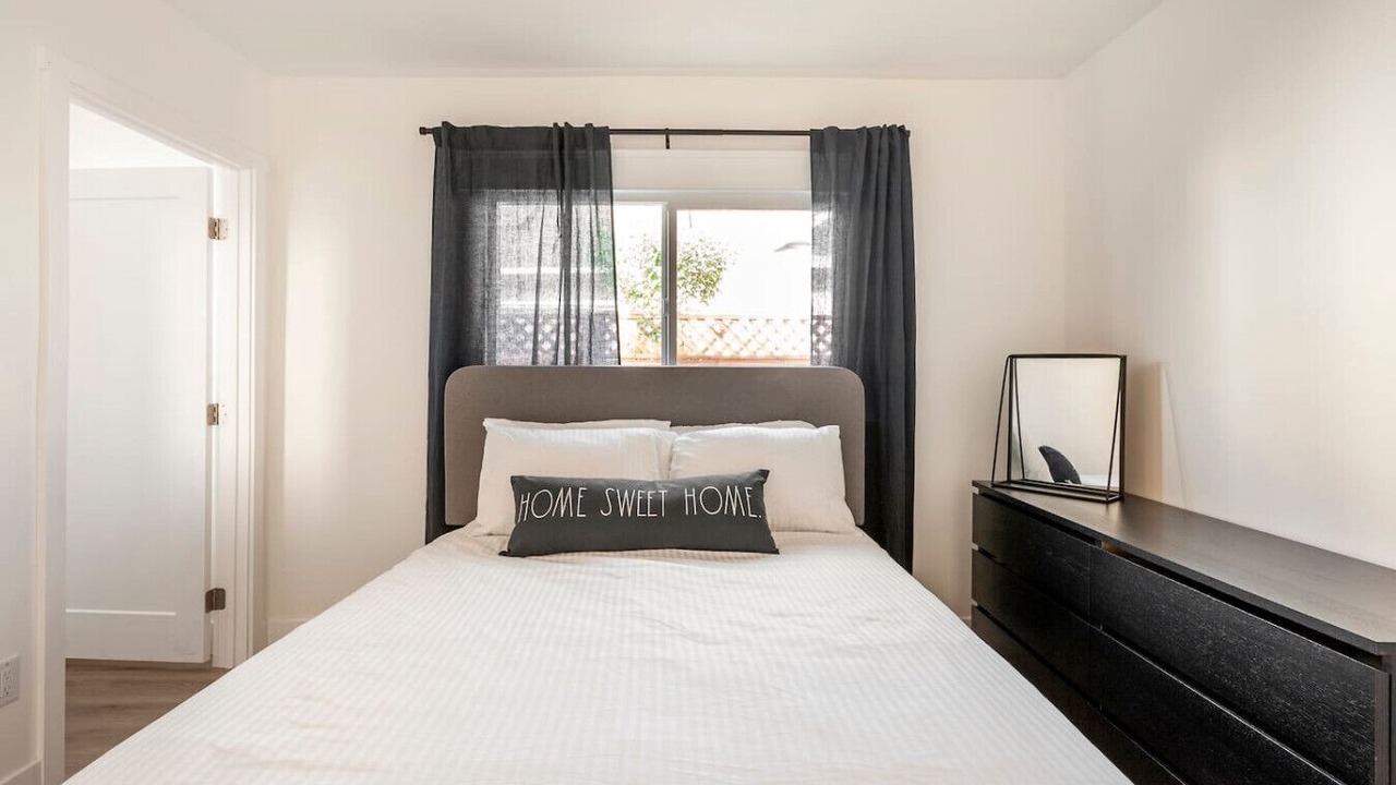 Photo of Bedroom in East Hollywood