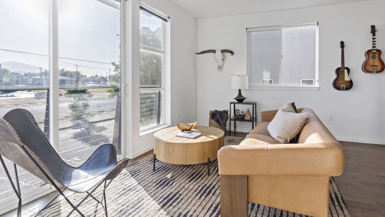 Photo of Livingroom in Downtown