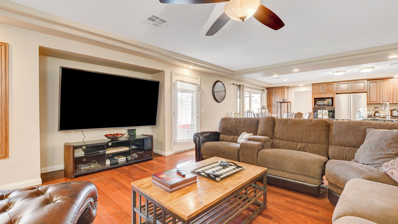 Photo of Livingroom in Enterprise