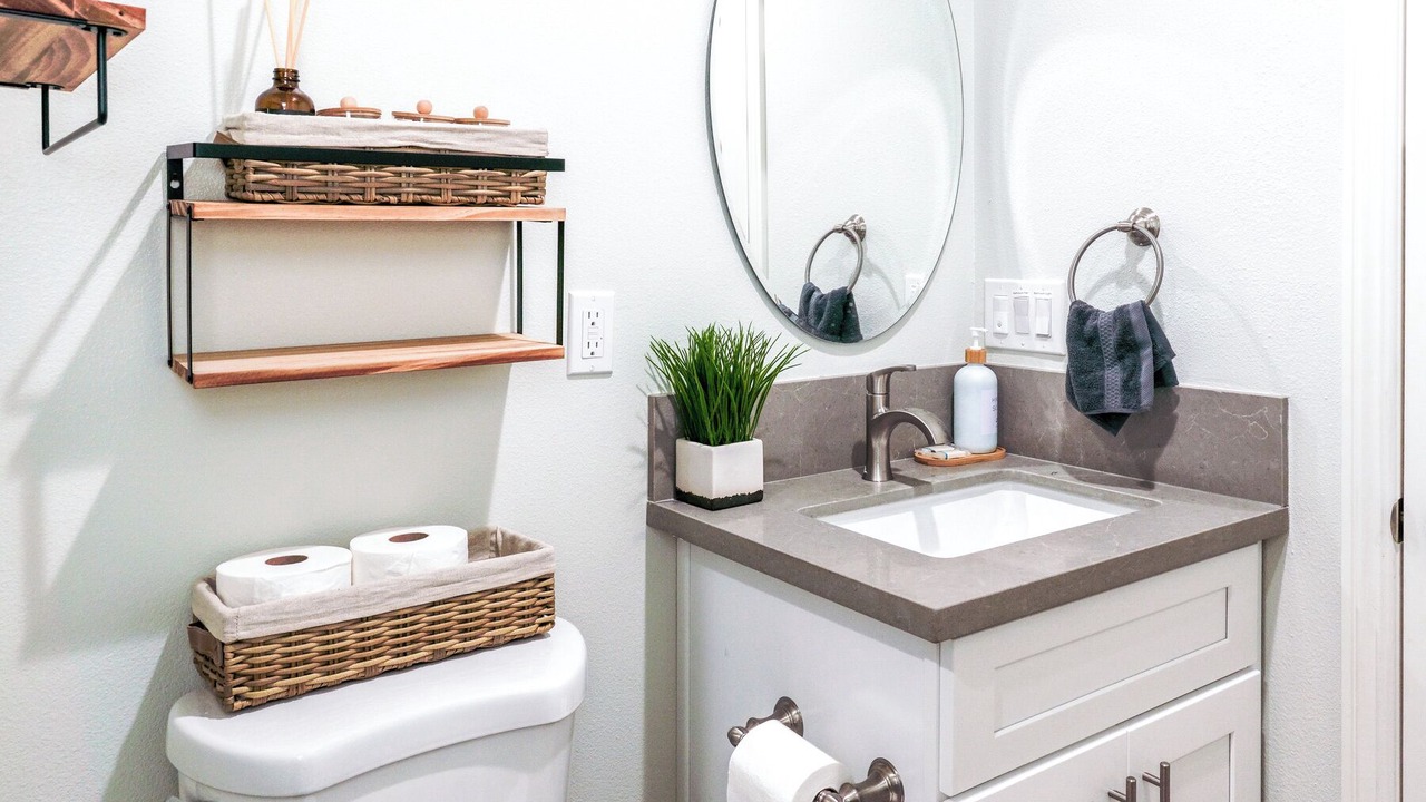 Photo of Bathroom in Midway City