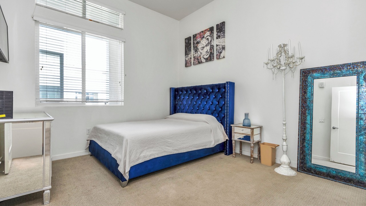 Photo of Bedroom in Platinum Triangle