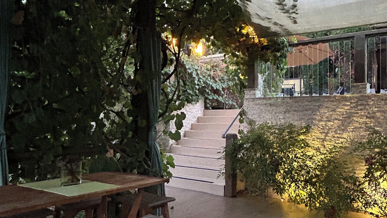 Photo of Outdoor in Emerald Hills