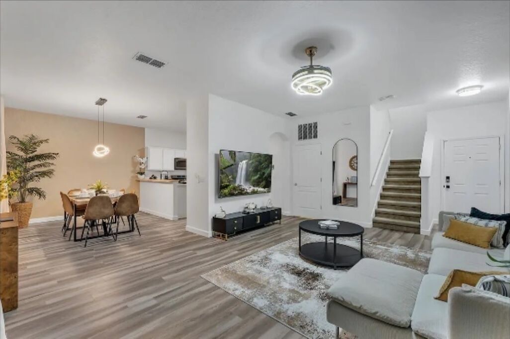 Photo of Livingroom in Sandy Ridge