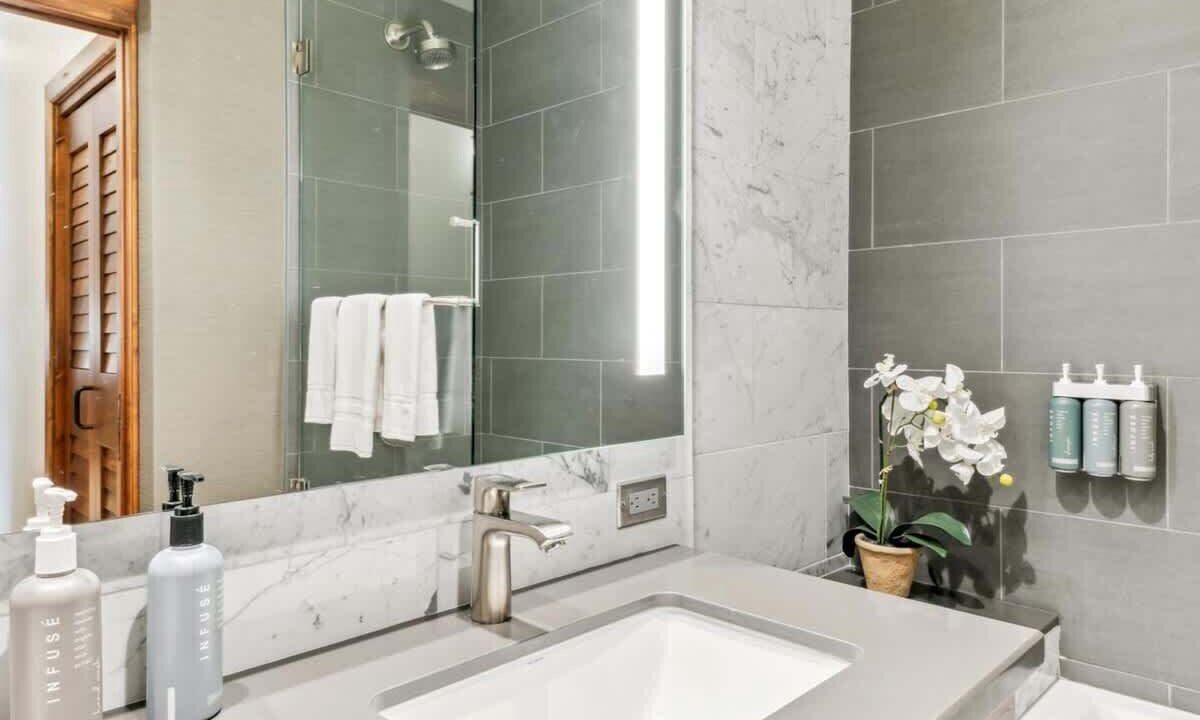 Photo of Bathroom in Lakeside Park