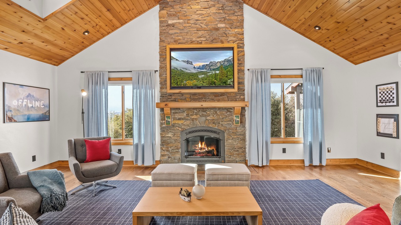 Photo of Livingroom in Oakhurst