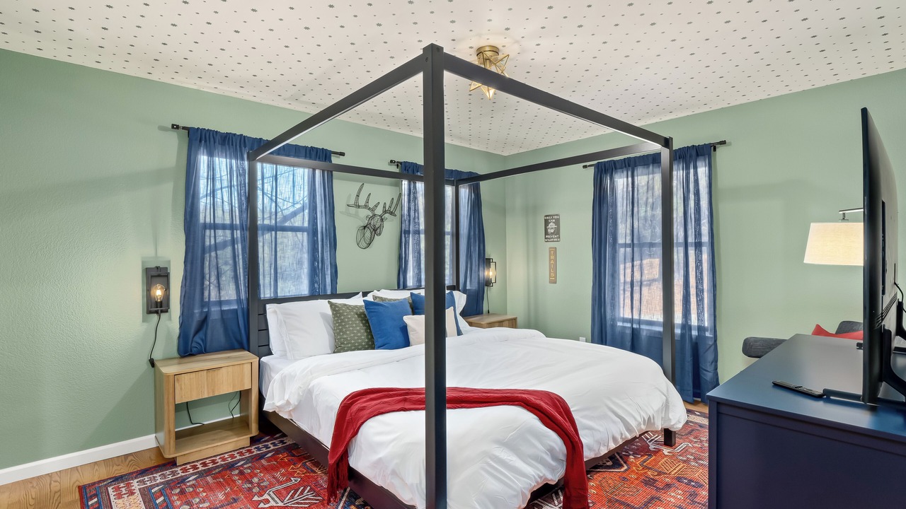 Photo of Bedroom in Oakhurst
