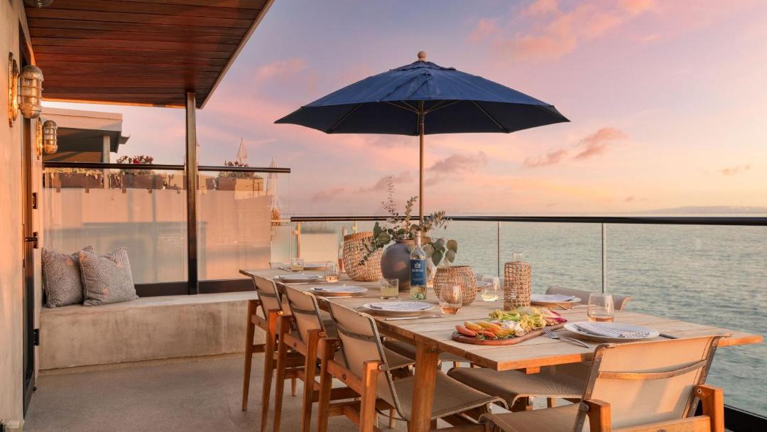 Photo of Patio Balcony in Eastern Malibu