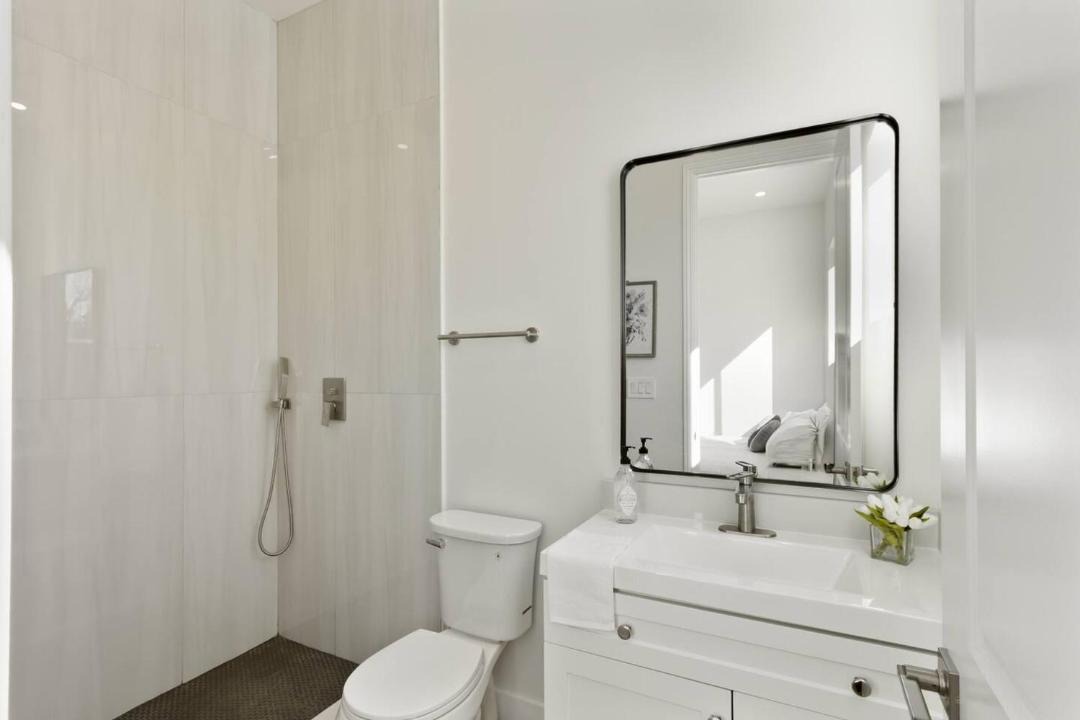 Photo of Bathroom in West Davis Manor