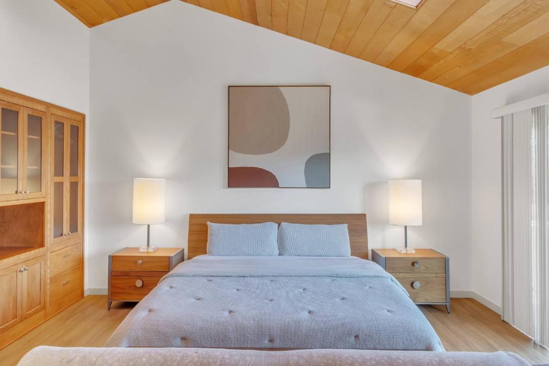Photo of Bedroom in Northeast Carmel