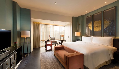 Superior Room, 1 King Bed