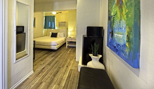 Comfort Room, 1 Queen Bed