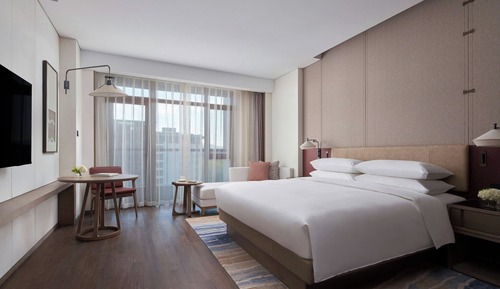 Superior Room, 1 King Bed, City View