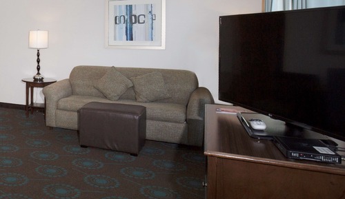 Suite, 1 King Bed, Accessible, Non Smoking
