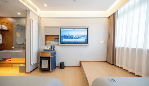 Superior Twin Room, City View