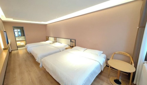 Family Quadruple Room, Courtyard View