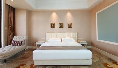 Comfort Room, 1 King Bed, Non Smoking, Courtyard View