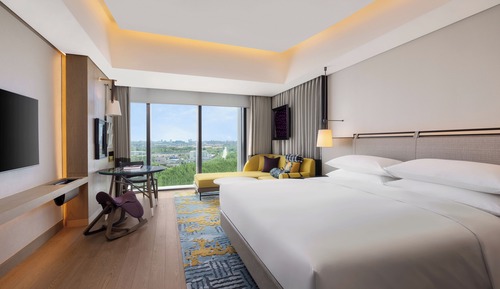 Club Room, 1 King Bed