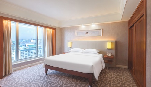 Grand Deluxe Suite, 1 King Bed, Sofa Bed