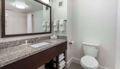 Deluxe Suite, 2 Queen Beds, Non Smoking