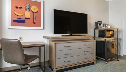 Premium Room, 1 King Bed (Disney Fireworks View)