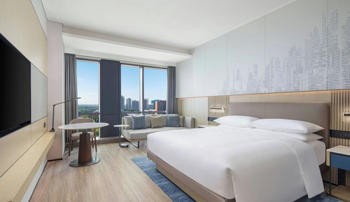 Superior Room, 1 King Bed, City View