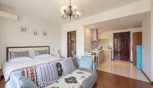 Classic Double Room, Balcony, Hill View