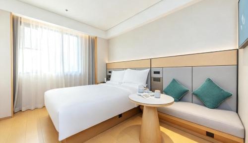 Business Queen Room