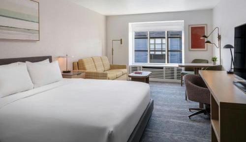 Guest room, 1 King, Courtyard view