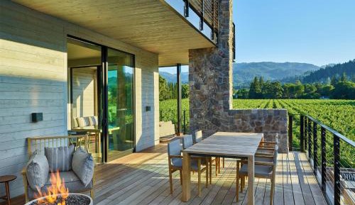 King Room with Vineyard View, Pool View and Balcony