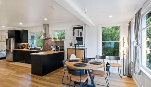Four-Bedroom Platinum Apartment