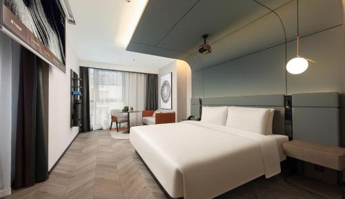 Deluxe Double Room with Garden View