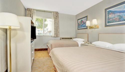 Queen Room with Two Queen Beds - Non-Smoking