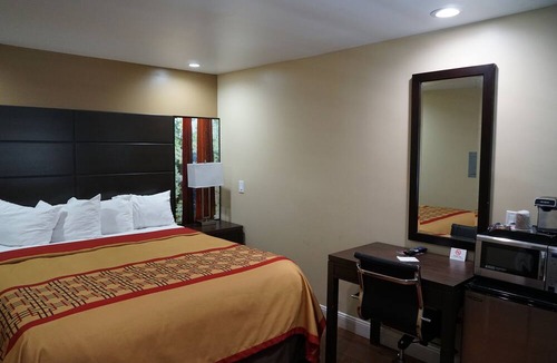 Almonte Hotel | Muir Woods Lodge