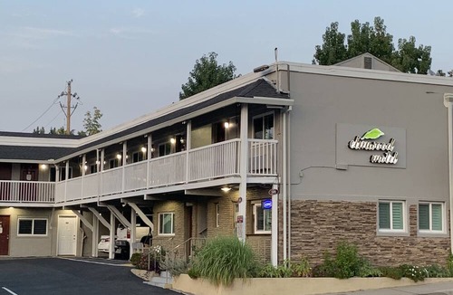 Auburn Hotel | Elmwood Motel
