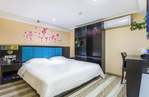 Chaoyang Hotel | Dequan Railway Station Hotel
