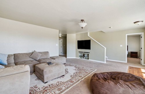 Northeast Reno House | Elegant Escape 4 Bedroom Home by RedAwning