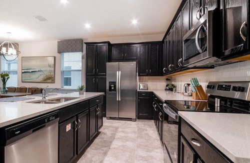 Bay Lake Apartment | 5 Bedroom Townhome 728537 by Houzlet