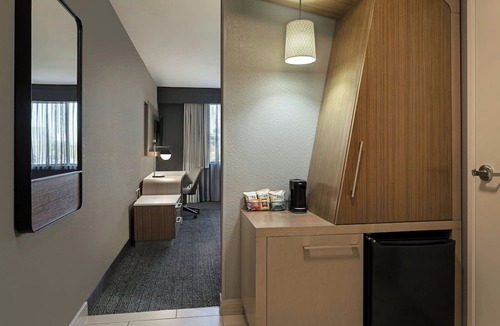 Southeastern Sacramento Hotel | Courtyard by Marriott Sacramento Midtown