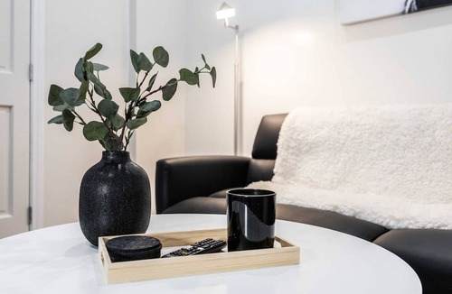 Pico-Union Apartment | 3 mi Downtown LA or Stadium. Parking + W/D