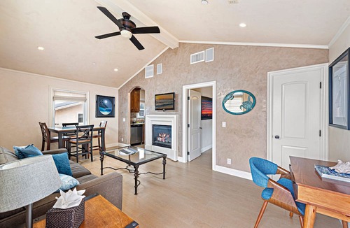 Laguna Beach Condo | Direct Beach access/Ocean View Performing Arts Haven