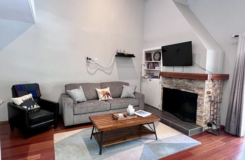 Carnelian Woods Condo | Walk to Lake Tahoe - Pet-Friendly Cabin - Sleeps 7, Kids Welcome