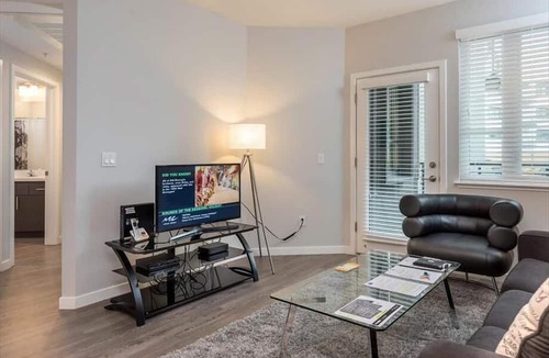 Menlo Park Apartment | Free Parking | Spacious 1BR | W|D | Gym | Kitchen