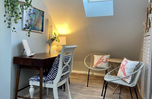 El Granada Apartment | Stylish Seaside Cottage - Walking to Beach