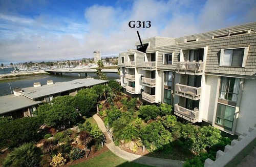 Townsite Condo | Panoramic Ocean View. Luxury Remodel! Washer and Dryer in condo. G313 North Coast Village